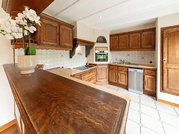 Stunning Holiday Home for 5 Adults in Recht