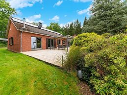 Stunning Holiday Home for 5 Adults in Recht