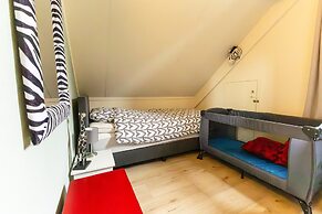 Cosy Holiday Home With Garden