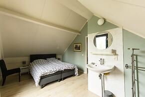 Cosy Holiday Home With Garden