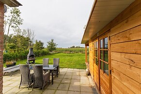 Cosy Holiday Home With Garden