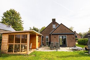 Cosy Holiday Home With Garden