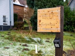 Cosy Holiday Home Yalet in Brilon-wald