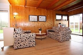 Inviting log House With 2 Terraces and Cozy Fireplace in Damp