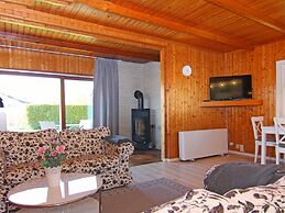 Inviting log House With 2 Terraces and Cozy Fireplace in Damp