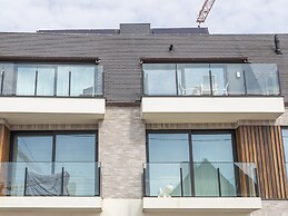 Newly Built Rooftop Flat With Sun-facing Terrace