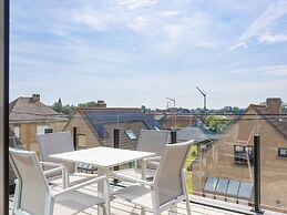 Newly Built Rooftop Flat With Sun-facing Terrace