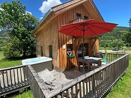 Amazing Chalet With hot tub