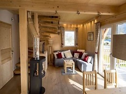 Amazing Chalet With hot tub