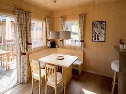 Amazing Chalet With hot tub