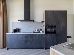 Pleasant Beach House With Balcony/terrace