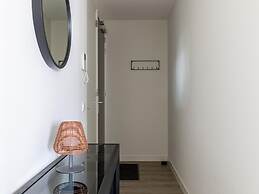 Pleasant Beach House With Balcony/terrace