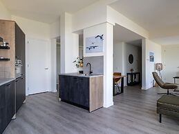 Pleasant Beach House With Balcony/terrace