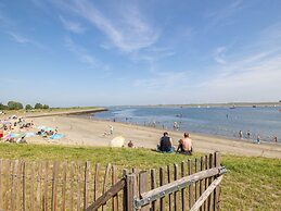 Pleasant Beach House With Balcony/terrace
