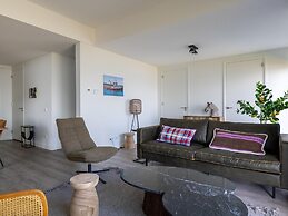 Pleasant Beach House With Balcony/terrace