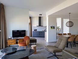 Pleasant Beach House With Balcony/terrace