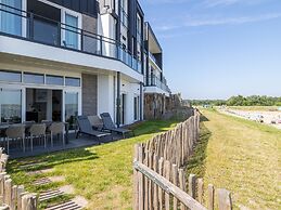 Pleasant Beach House With Balcony/terrace