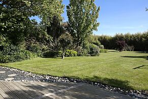 Premium Penty in a Quiet Location Near the Beach