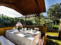 Spacious Cottage in Buti