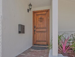 Hollywood Dream Remodeled Pool & Jacuzzi