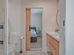 Hollywood Dream Remodeled Pool & Jacuzzi