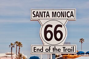 Hollywood Dream Remodeled Pool & Jacuzzi