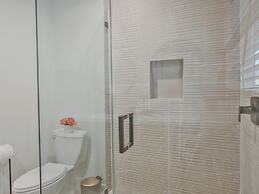 Hollywood Dream Remodeled Pool & Jacuzzi