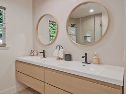 Hollywood Dream Remodeled Pool & Jacuzzi