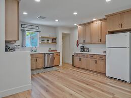 Hollywood Dream Remodeled Pool & Jacuzzi