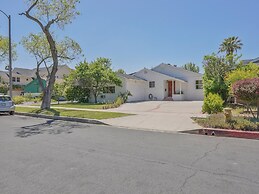 Hollywood Dream Remodeled Pool & Jacuzzi