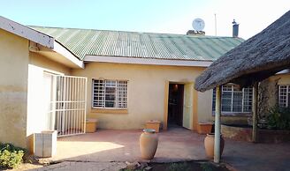 Golden gate guesthouse 0787391431