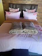 Golden gate guesthouse 0787391431