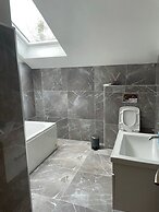 Luxury Waterfront Apartment