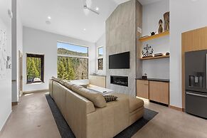 Ina's Way Townhomes, Unit A