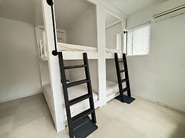 LANAI HOTEL AND Dormitory