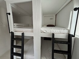 LANAI HOTEL AND Dormitory