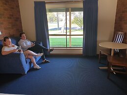 Finley Palm Motor Inn