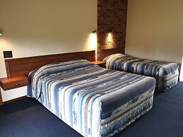 Finley Palm Motor Inn