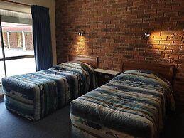 Finley Palm Motor Inn