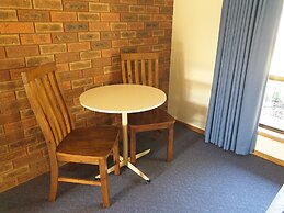 Finley Palm Motor Inn