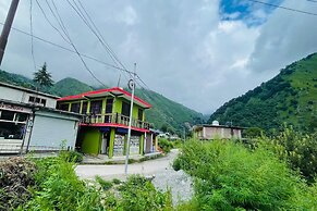 JIYAHA WATERFALL AND SNOW VIEW HOMESTAY