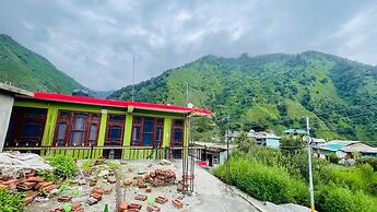 JIYAHA WATERFALL AND SNOW VIEW HOMESTAY