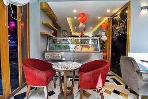 Naivara Boutique Hotel