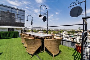 Naivara Boutique Hotel