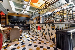 Naivara Boutique Hotel