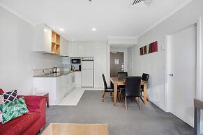 City Hideaway 1 BR Apt with Pool - Gym