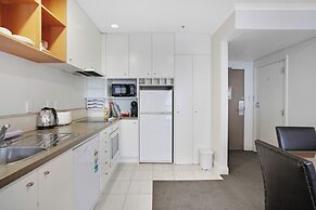 City Hideaway 1 BR Apt with Pool - Gym