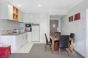 City Hideaway 1 BR Apt with Pool - Gym