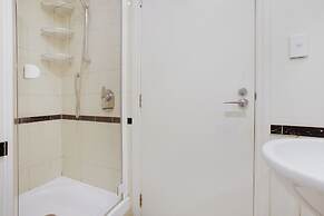 City Hideaway 1 BR Apt with Pool - Gym