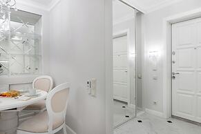 Designer Apartments near Dana Mall